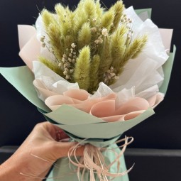 Букет из лагуруса и гипсофилы